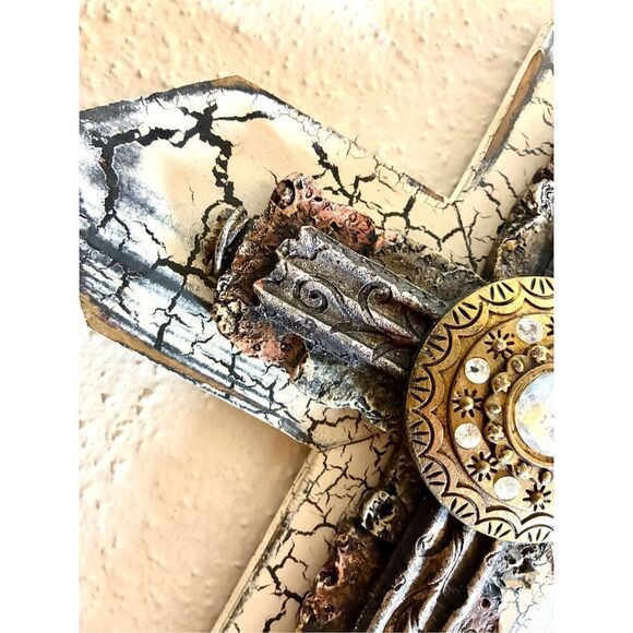 Montana West 20” Rustic Western Crackled Wooden Metal Bling Wall Cross - Picture 3 of 7